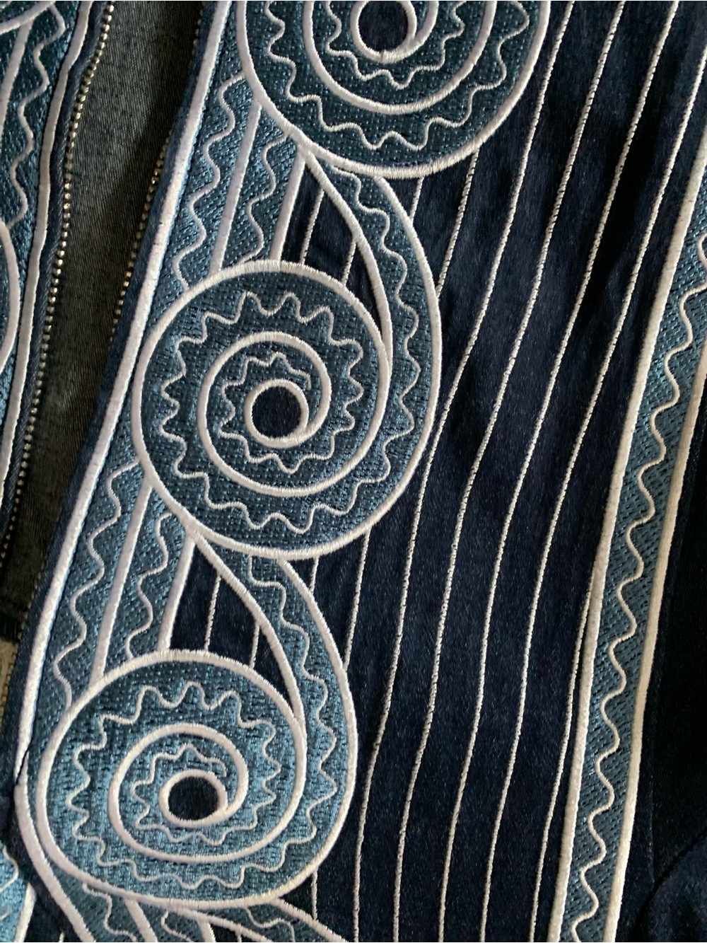 Bob Mackinac Wearable Art Denim Jacket - Picture 2 of 5